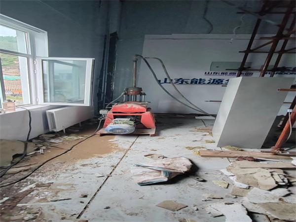 东方华侨农场地基基础下沉墙体裂缝加固注浆顶升施工